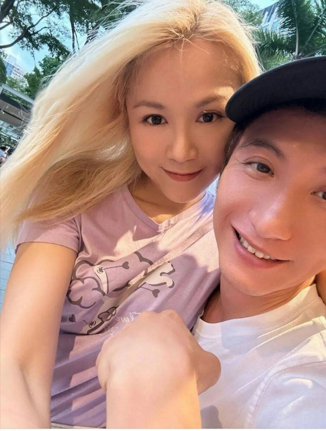 神反转！香港男星与圈内女友隔空互曝黑料，火速复合当街拥吻